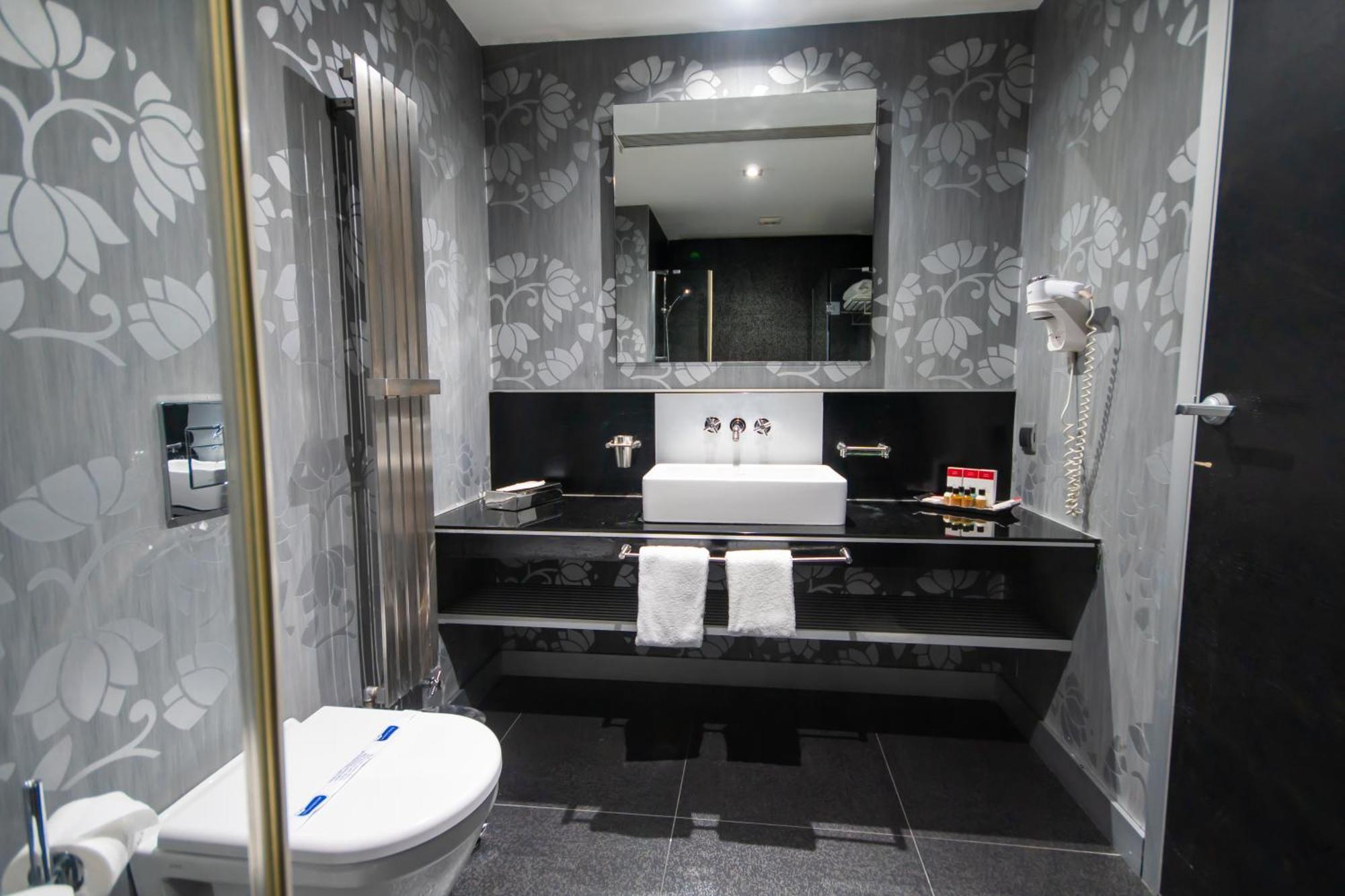 Vernazza Suites Istanbul Exteriör bild